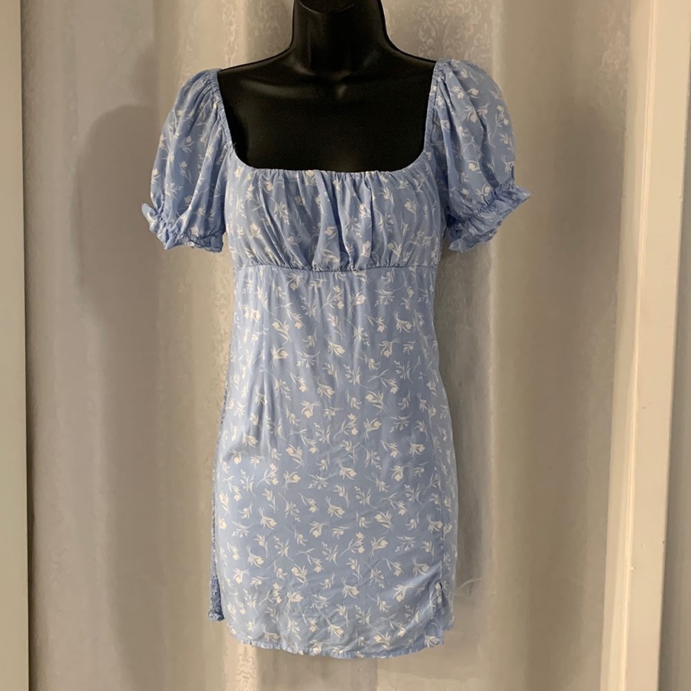 Skylar + Madison Light Blue Floral Puff Sleeve Mini Dress